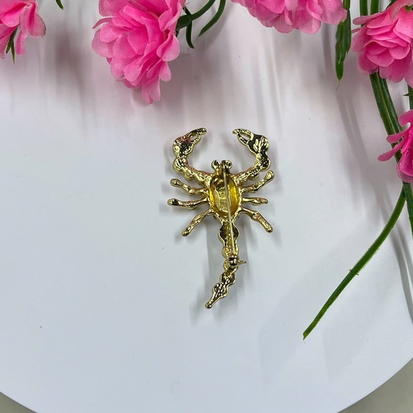 Crystal Bling Scorpion Vintage Y2K Era Brooch - Picture 5 of 6